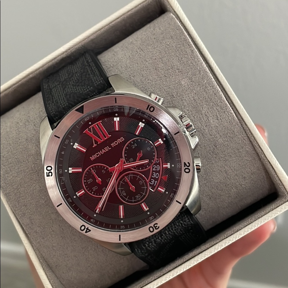 Women new Michael kors watch with taggs